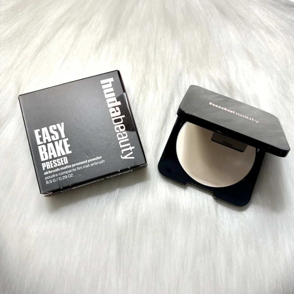 HUDA BEAUTY🌸Easy Bake Pressed Setting Powder in Pound Cake NIB